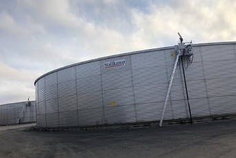 Stallkamp Slurry System with Four Liquid Manure Storage Tanks