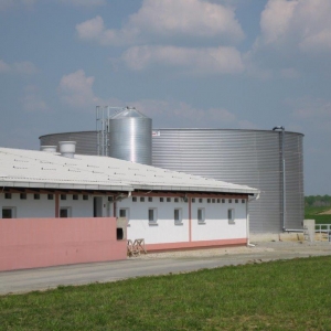 Stallkamp corrugated steel tank (2)